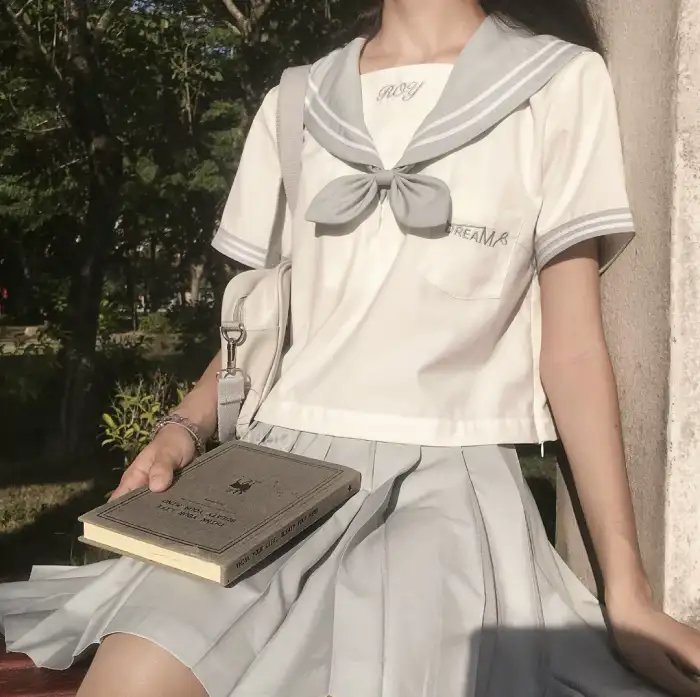 冒牌女友封面